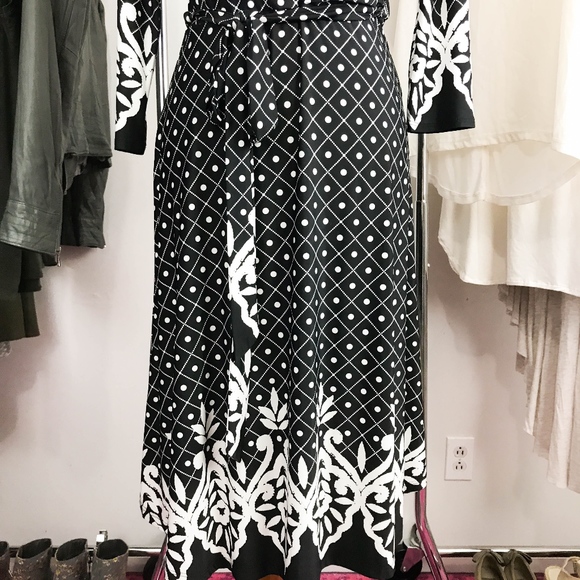 TUA Size Small Faux Wrap 3/4 Sleeve V-neck Dress - Picture 5 of 8